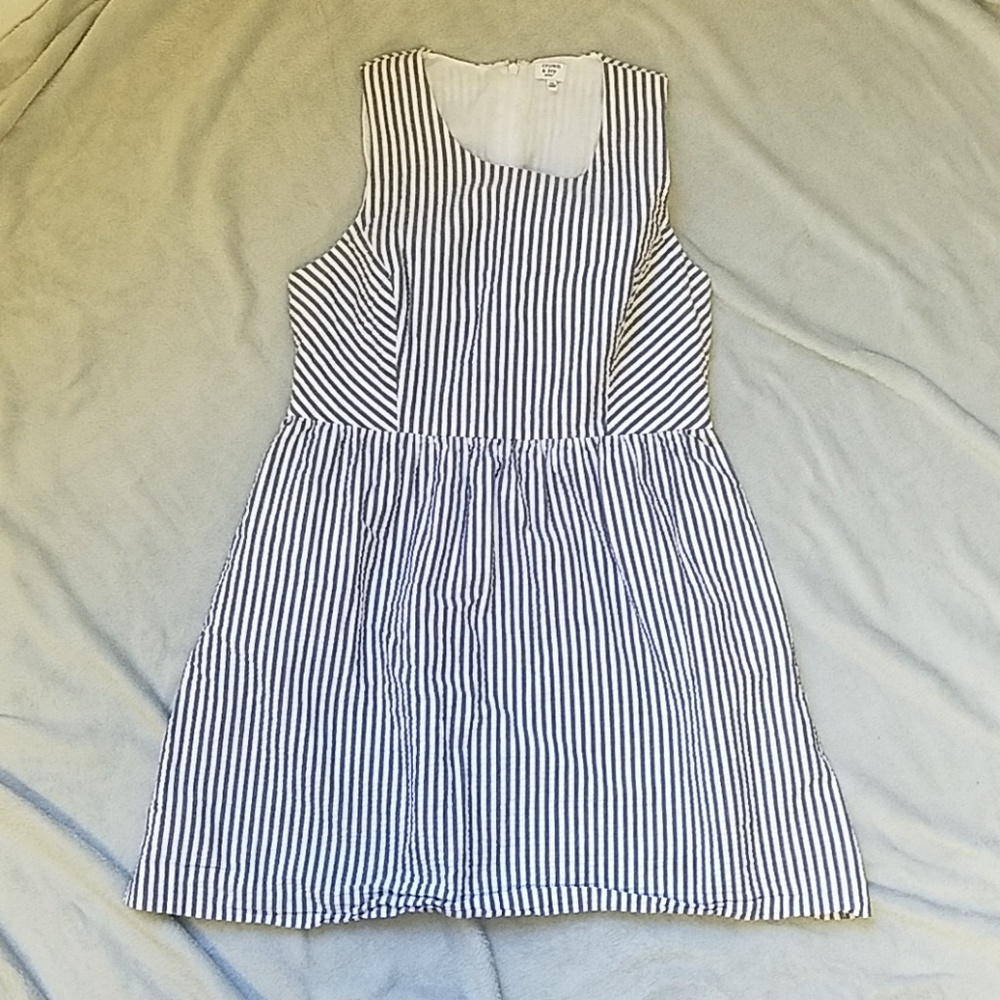 Crown and Ivy Petite 12 sleeveless dress